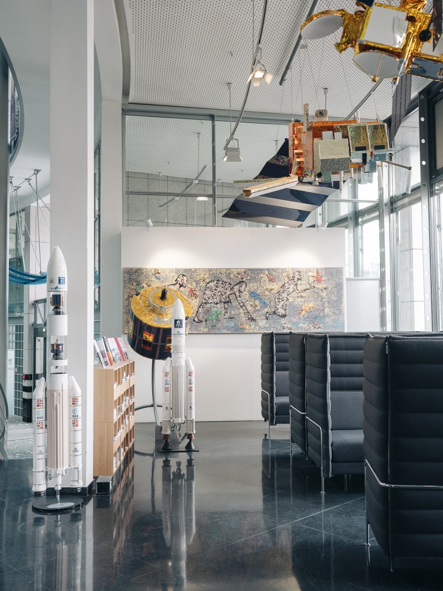 The Past is the Key to the Future - Jan Richard Heinicke